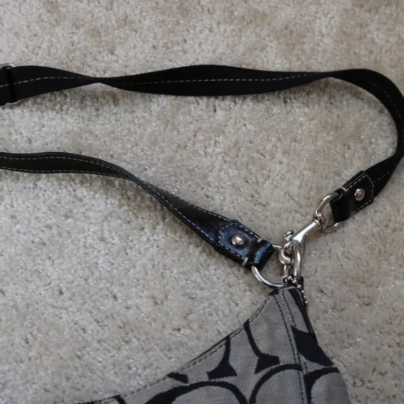 Coach Signature Black and Gray Shoulder Bag - Picture 5 of 8